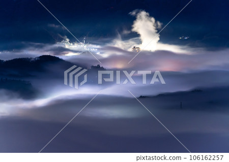 "Saitama Prefecture" Chichibu's sea of clouds night view, fantastic scenery "Saitama Prefecture" Chichibu's sea of clouds night view, fantastic scenery 106162257