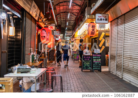 《東京》赤羽站前的鬧市區,懷舊的酒吧區 《東京》赤羽站前的鬧市區,懷舊的酒吧區 106162887