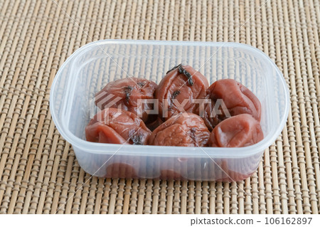 Pre-made Umeboshi 106162897