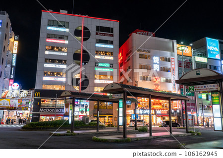 《Tokyo》A downtown area in front of Akabane Station, a nostalgic bar district 《Tokyo》A downtown area in front of Akabane Station, a nostalgic bar district 106162945