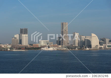 從海上看橫濱港未來區的遠景 從海上看橫濱港未來區的遠景 106163246