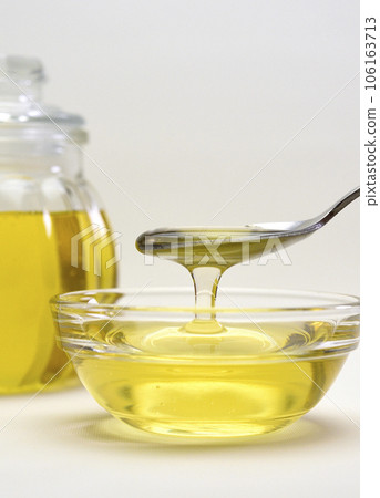 Fresh and delicious beautiful luxury honey Fresh and delicious beautiful luxury honey 106163713
