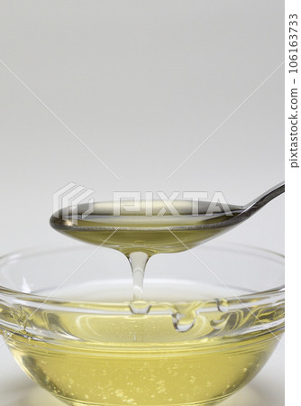 Fresh and delicious beautiful luxury honey 106163733