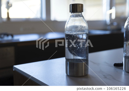Carbonated water made with a soda maker Image of life with carbonated water Carbonated water made with a soda maker Image of life with carbonated water 106165226