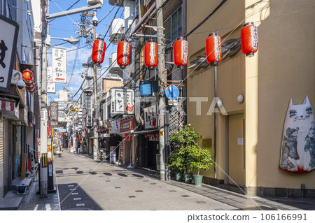 Osaka Sennichimae Morning Hozenji Mizukake Pedestrian Village Omotesando (Nanchi Nakasuji Shopping Street) Summer 106166991
