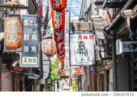 大阪南，法善寺橫丁清晨，夏天 106167014