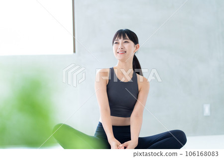 Women training 106168083