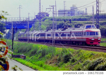 小田急“箱根號”3100 NSE車3221~，伊勢原鶴卷溫泉，1980年7月31日 106170188