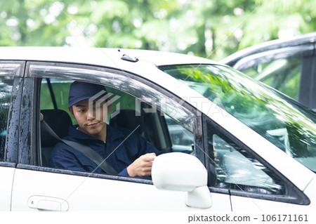 機械師檢查汽車 106171161