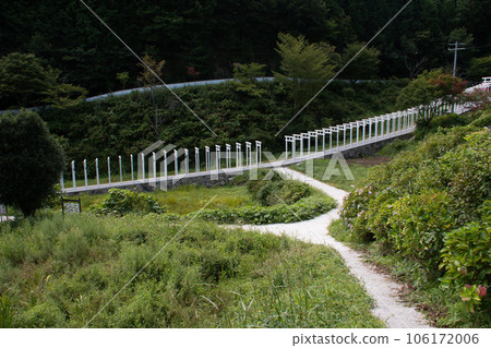 岡山縣新見市女子高野、西道寺白龍白千鳥居 106172006