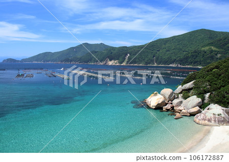 Kashiwajima Shirahama shallow beach (Otsuki Town, Kochi Prefecture) Kashiwajima Shirahama shallow beach (Otsuki Town, Kochi Prefecture) 106172887