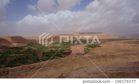 Ait Benhaddou，從頂部看[摩洛哥] 106174377