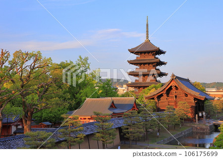 黃昏的京都東寺五層寶塔 106175699
