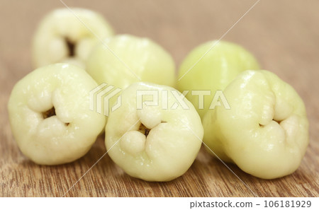 Fresh water apple or rose apple 106181929
