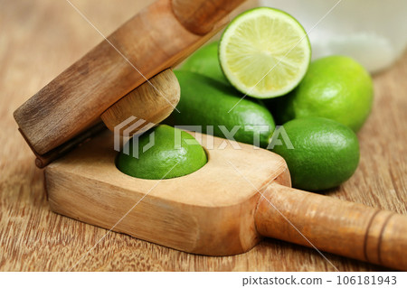 Lemon juice with Fruit Juicer Lemon juice with Fruit Juicer 106181943