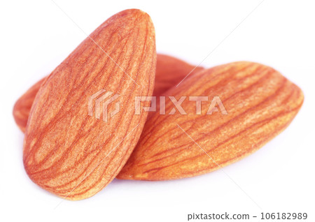 Fresh almonds 106182989