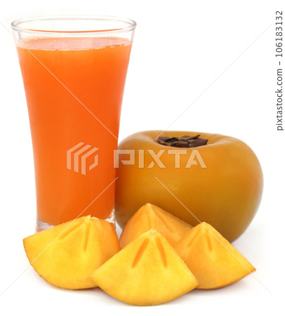 Persimmon juice with fresh fruits Persimmon juice with fresh fruits 106183132