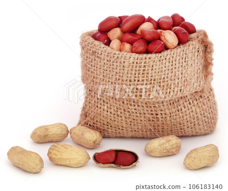 Fresh Peanuts in sack 106183140