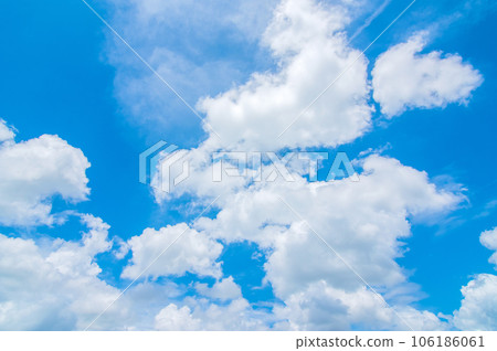 "Landscape material" Refreshing blue sky and white clouds 106186061