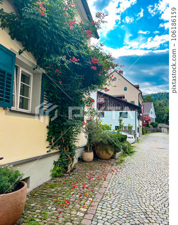 Cozy streets of Bregenz upper town - Oberstadt. High quality photo 106186159