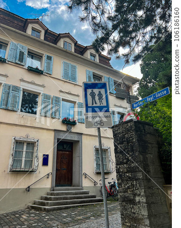 Dismount and Pedestrian zone signs in Bregenz lower town - Unterstadt. High quality photo 106186160
