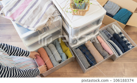 Organize your clothes | Image of changing clothes and discarding Organize your clothes | Image of changing clothes and discarding 106188374