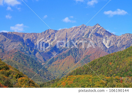 北部故事阿爾卑斯山立山山脈秋天鹿島Atsushigatake 北部故事阿爾卑斯山立山山脈秋天鹿島Atsushigatake 106190144