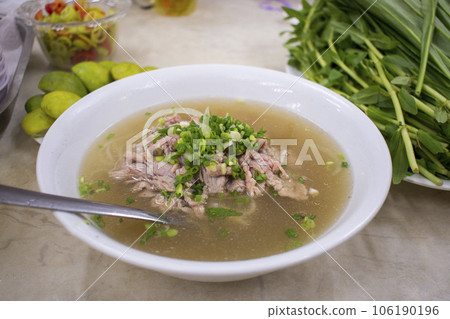 Pho, the representative dish of Vietnam 106190196