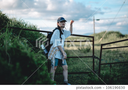 女性背包客旅行 106190830