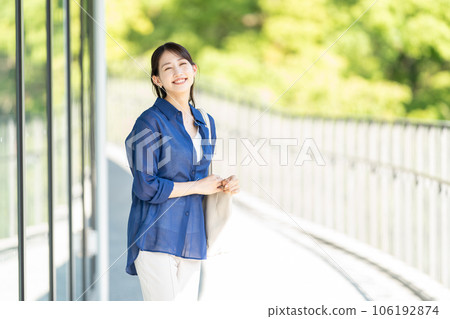 女商人年輕女子商業 女商人年輕女子商業 106192874