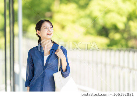Woman commuting Woman commuting 106192881