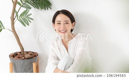 女人休閒的笑容 106194565