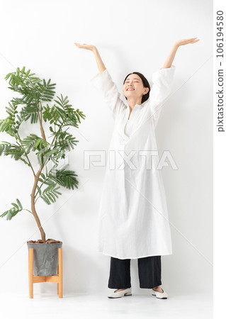 女人休閒的笑容 106194580