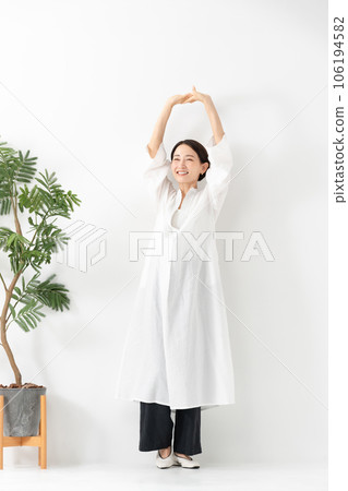 Woman casual smile Woman casual smile 106194582