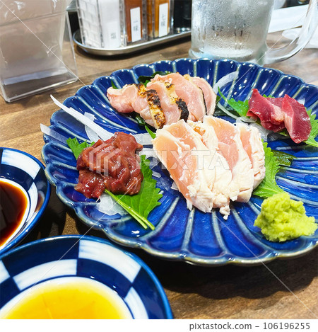 Assorted chicken sashimi Assorted chicken sashimi 106196255