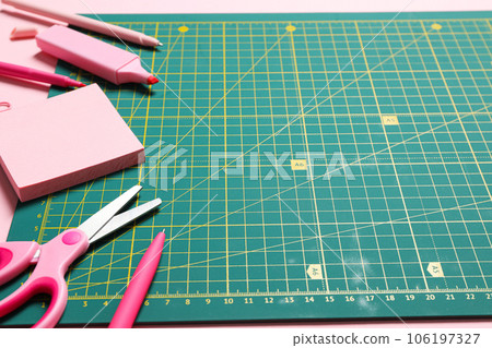 The concept of accessories for patchwork, mat cutting 106197327