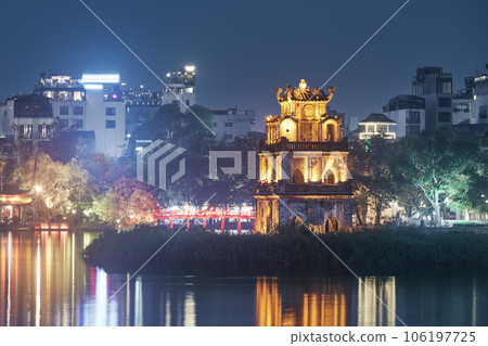 Old Quarter in Hanoi at night 106197725