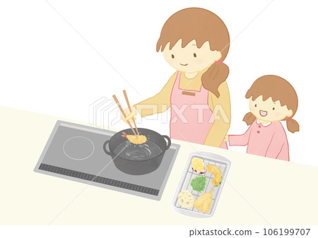 Mother and child frying tempura 106199707