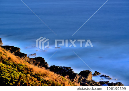 三浦半島城島海岸的風景長時間曝光 三浦半島城島海岸的風景長時間曝光 106199899