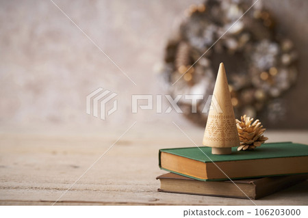 Desktop Christmas tree and wreath Christmas image 106203000