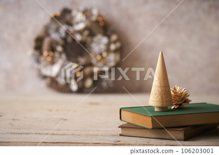 桌面聖誕樹和花環聖誕形象 106203001