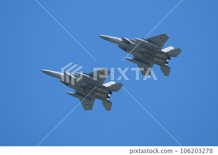 JASDF F-15 Eagle formation flying overhead 106203278