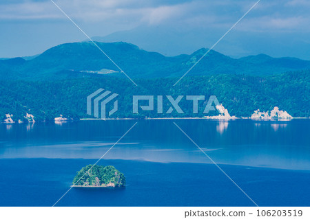 （北海道）從摩週湖第一展望台看到的神珠島（摩週湖） 106203519