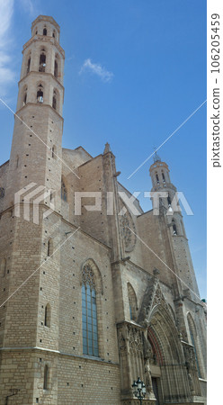 The historic church of Santa Maria del Mar in Barcelona The historic church of Santa Maria del Mar in Barcelona 106205459