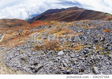 秋天的那須岳(茶臼山) 紅葉山脈【栃木縣那須鹽原市】 秋天的那須岳(茶臼山) 紅葉山脈【栃木縣那須鹽原市】 106207368