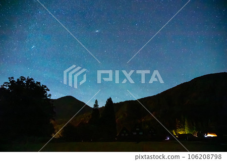 [白川鄉] 星星墜落之夜的白川鄉三胞胎合掌造 106208798