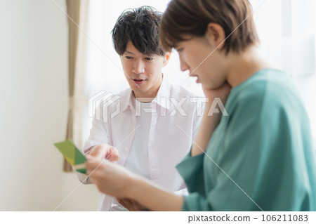 客廳情侶認真 客廳情侶認真 106211083
