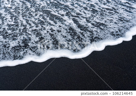 Sea wave on volcanic black sand beach in Diamond beach Sea wave on volcanic black sand beach in Diamond beach 106214645