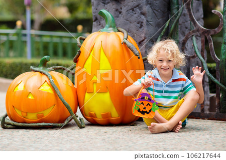 Child in Halloween costume. Kids trick or treat. 106217644