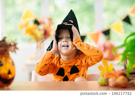 Child in Halloween costume. Kids trick or treat. 106217782